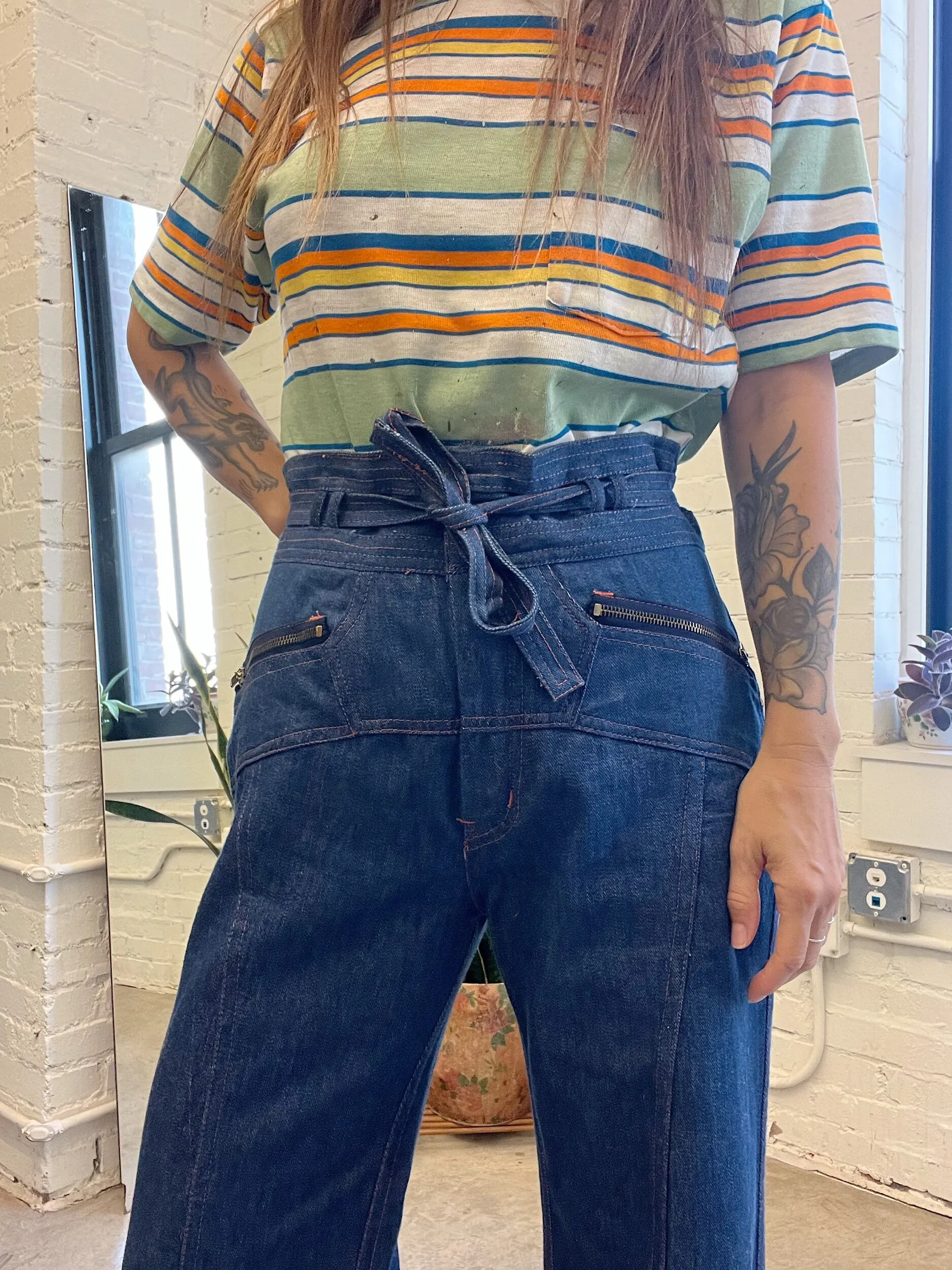 70s Wide Leg Belted Jeans w/Zippered Pockets, Size 8-