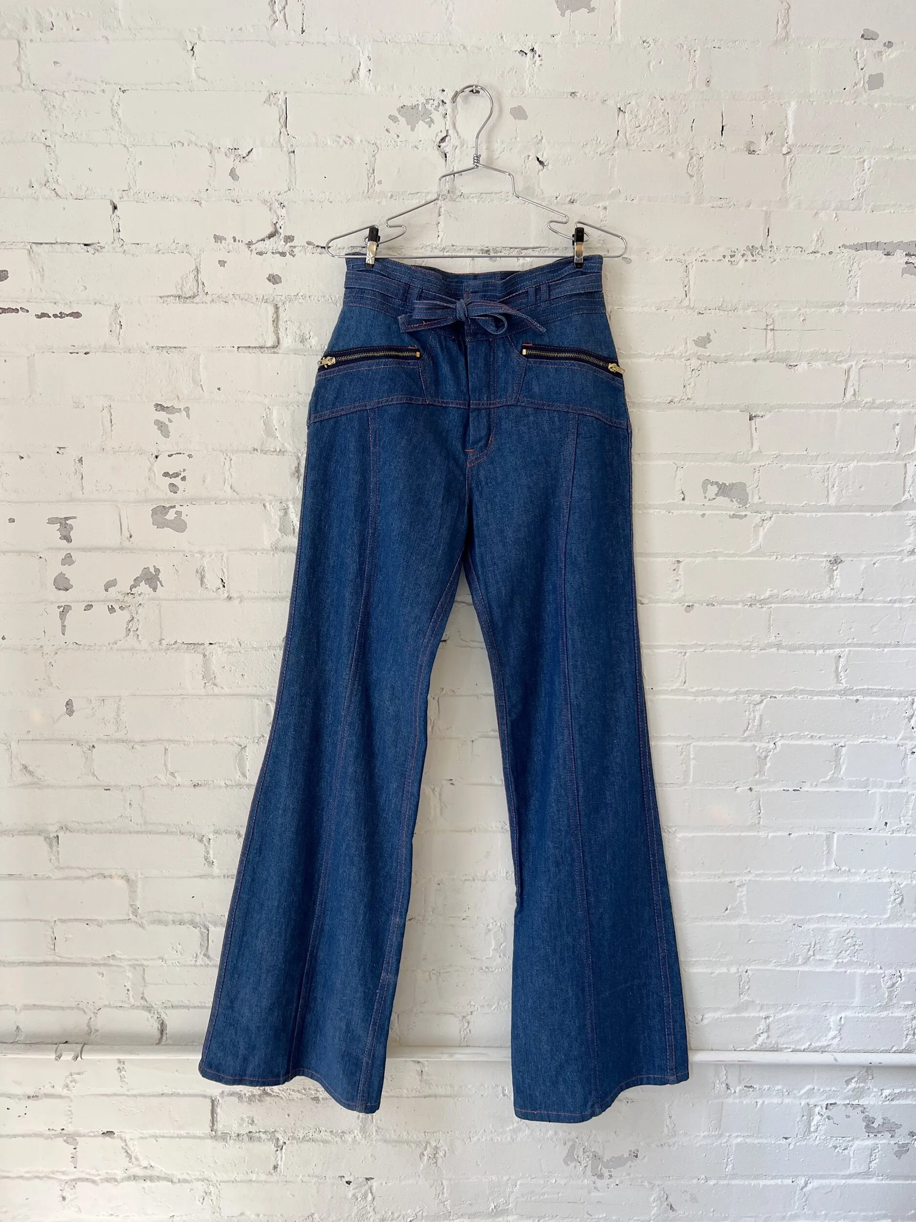 70s Wide Leg Belted Jeans w/Zippered Pockets, Size 8-