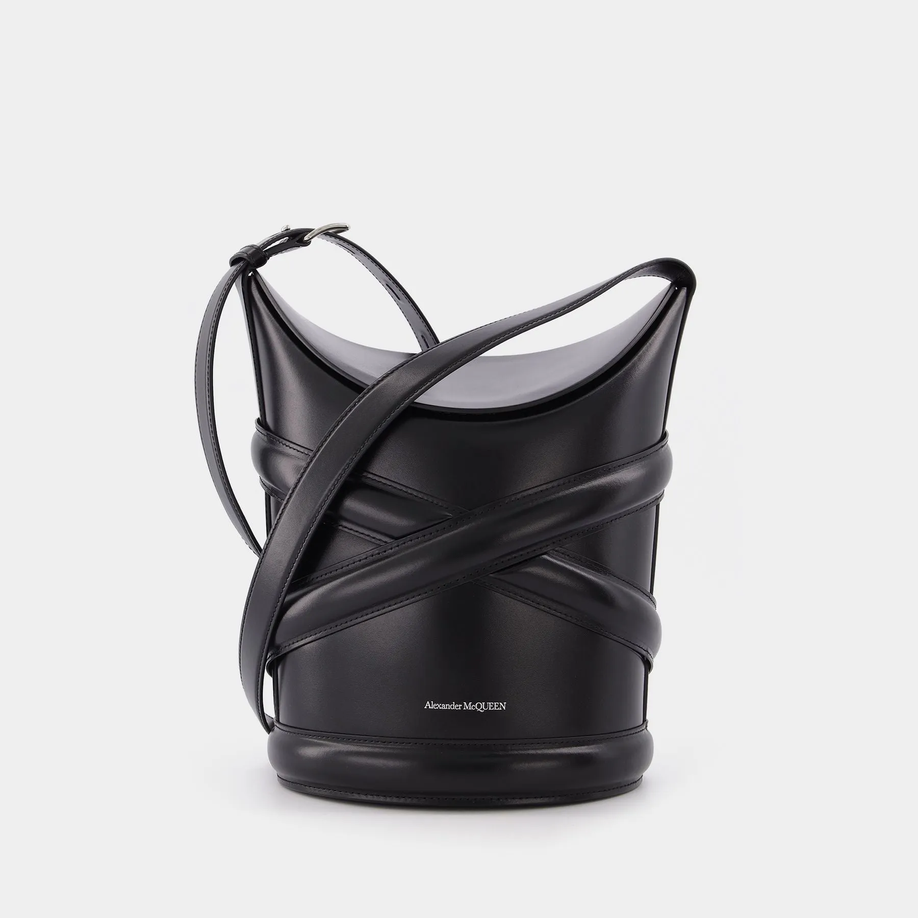 Alexander McQueen  The Medium Curve Bag in Black Leather