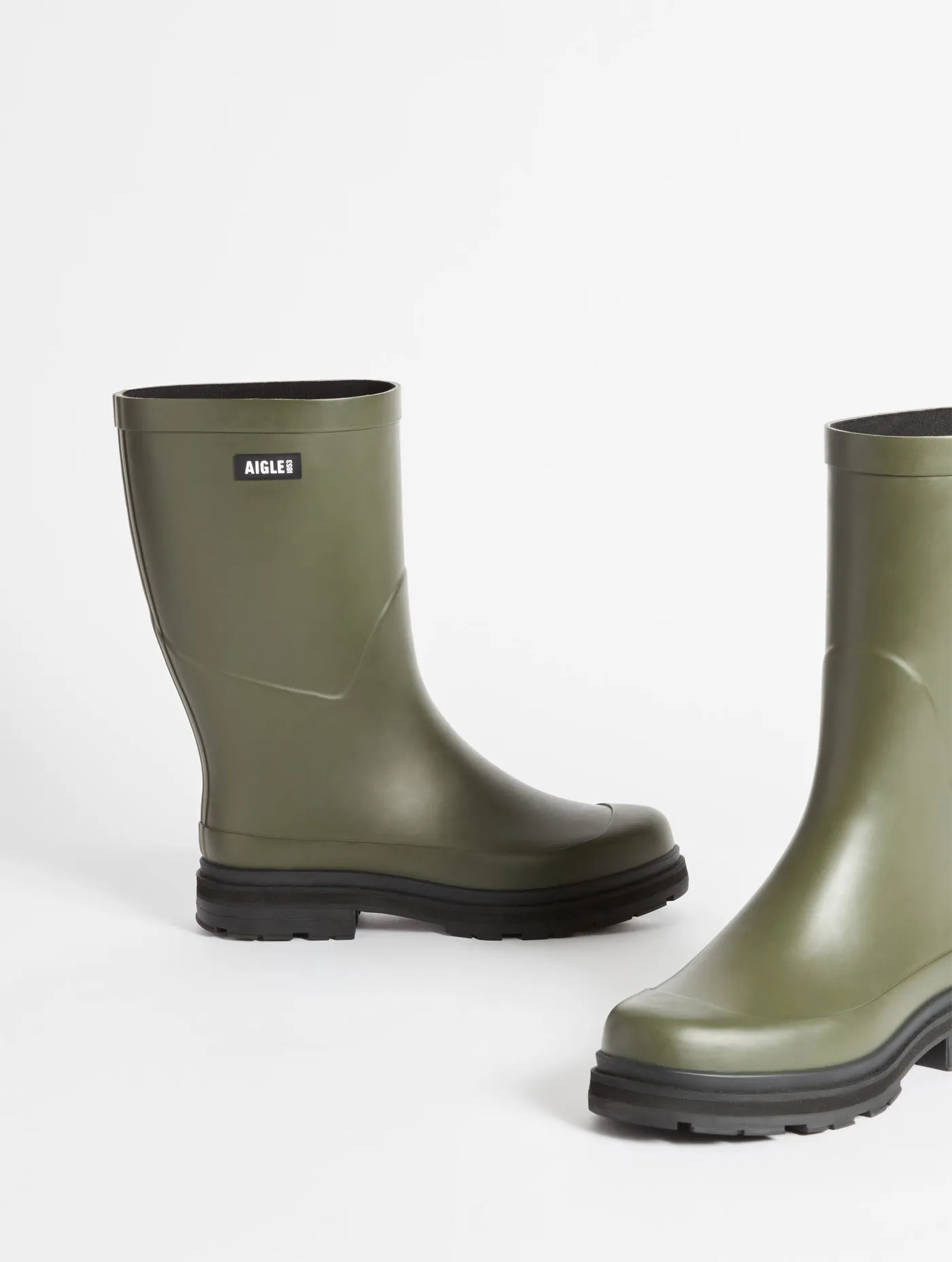 Hybrid mid rain boot for unbeatable style