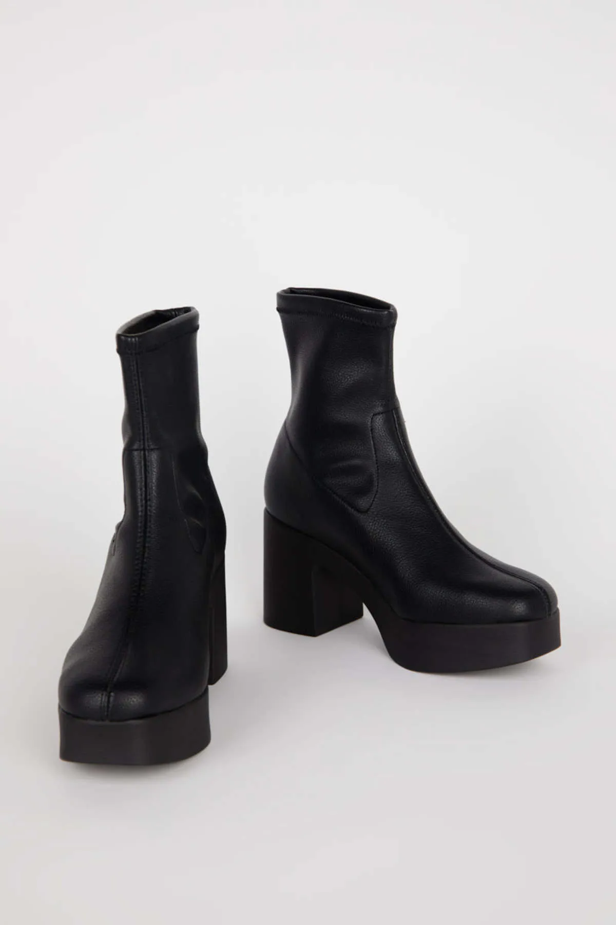 Marlowe Vegan Platform Boot - Black Sole