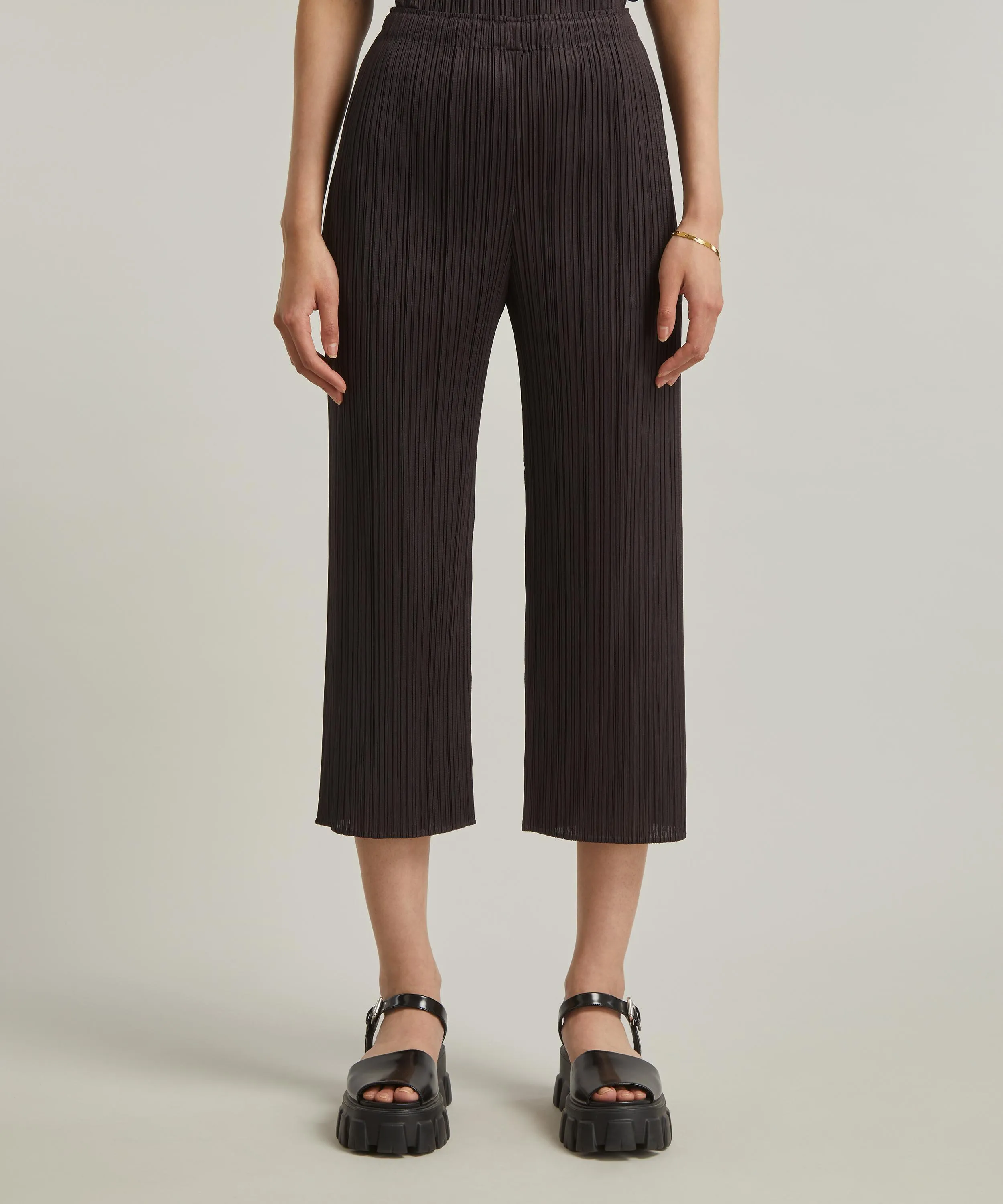 MONTHLY COLOURS: APRIL Pleated Straight-Leg Cropped Trousers