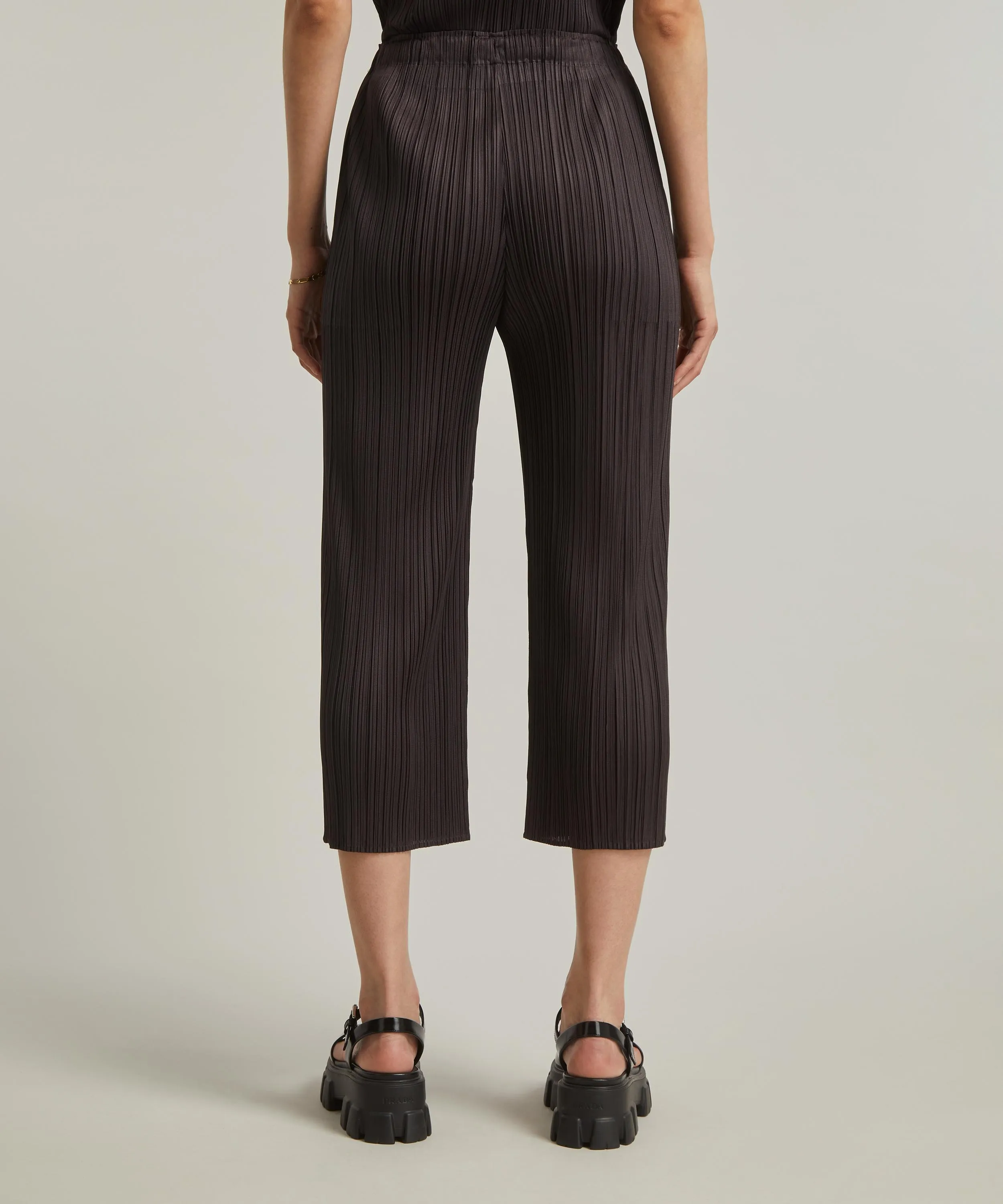 MONTHLY COLOURS: APRIL Pleated Straight-Leg Cropped Trousers