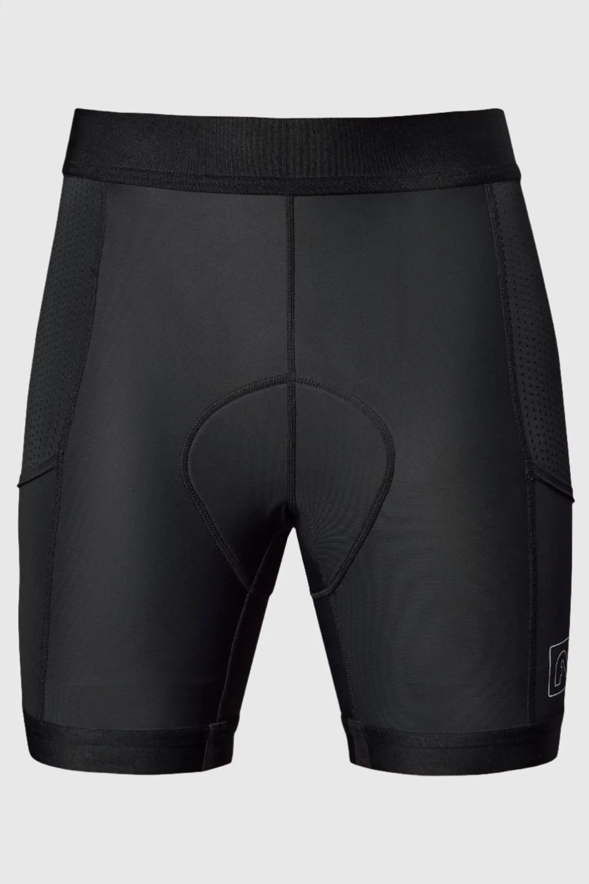 M's Cru Liner Short