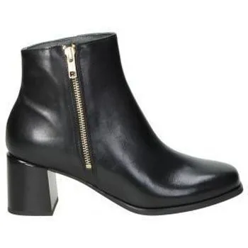 Pitillos Black Heeled Boot