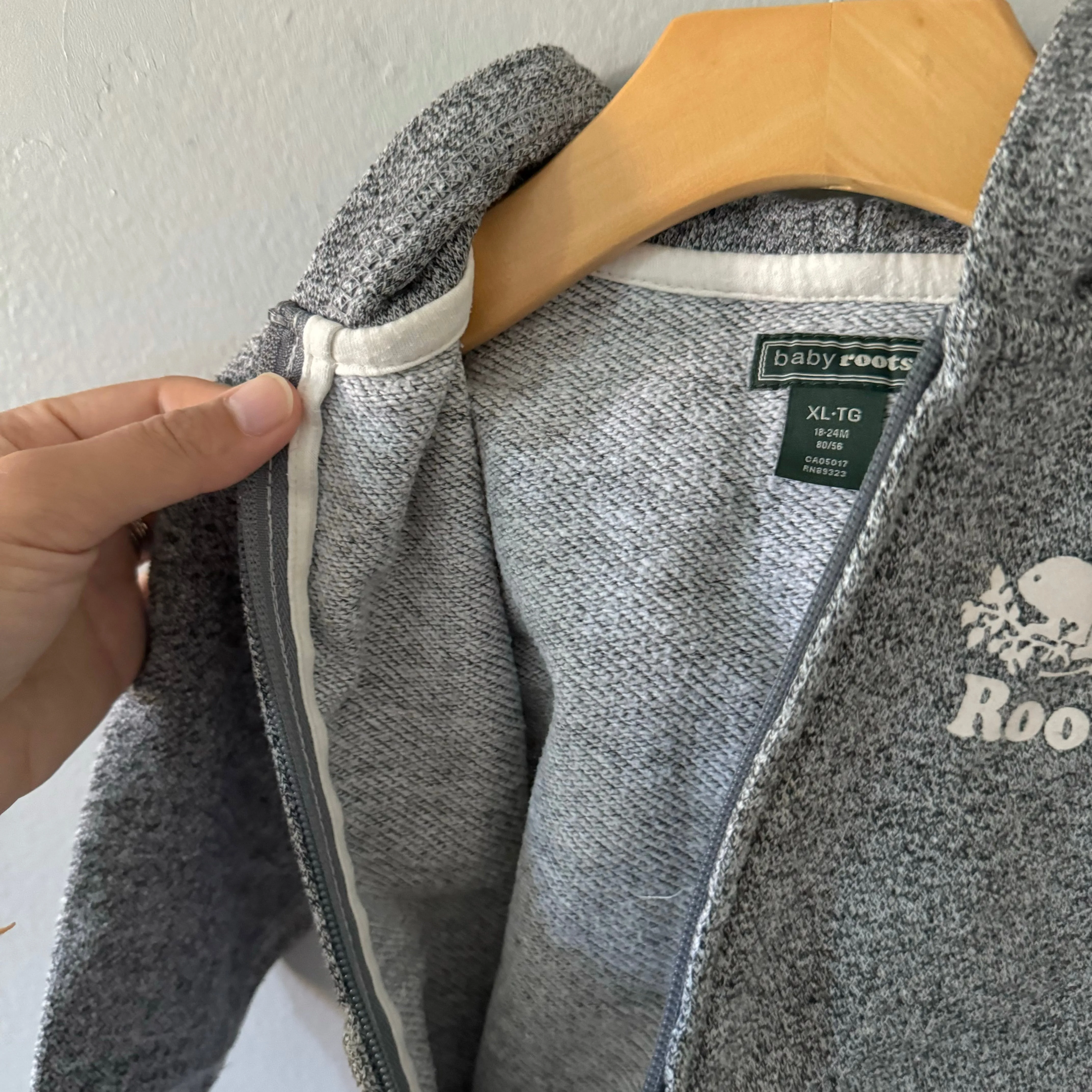 Roots / Salt n pepper zip up hoodie / 18-24M