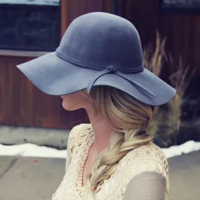 The Sedona Floppy Hat in Gray