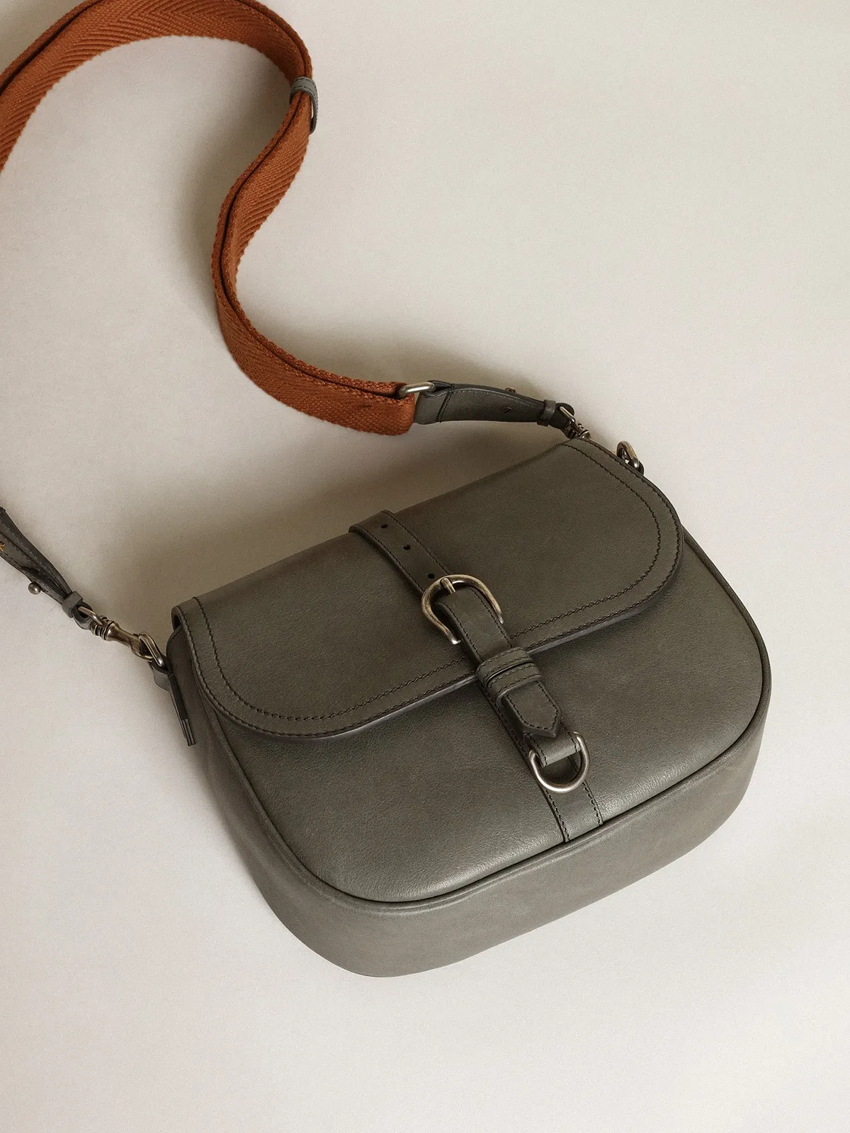 Women's Francis Bag medium in stone gray leather